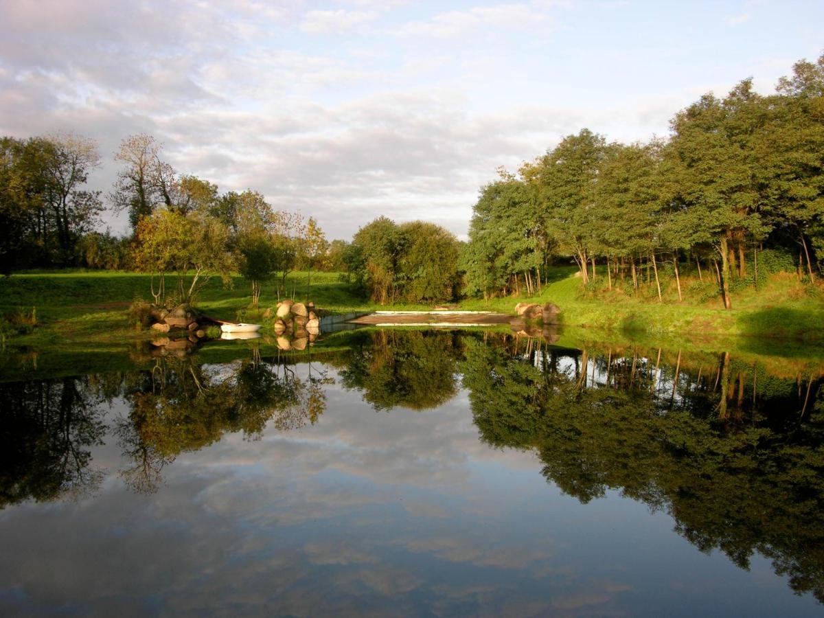Hotel Logis de l'Aubonnière à Chaille-sous-les-Ormeaux Extérieur photo