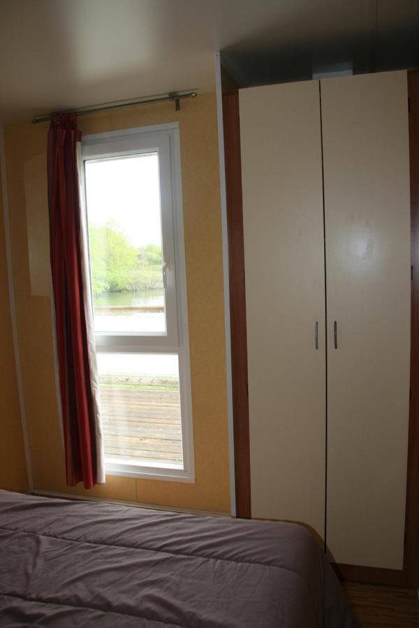 Hotel Logis de l'Aubonnière à Chaille-sous-les-Ormeaux Extérieur photo