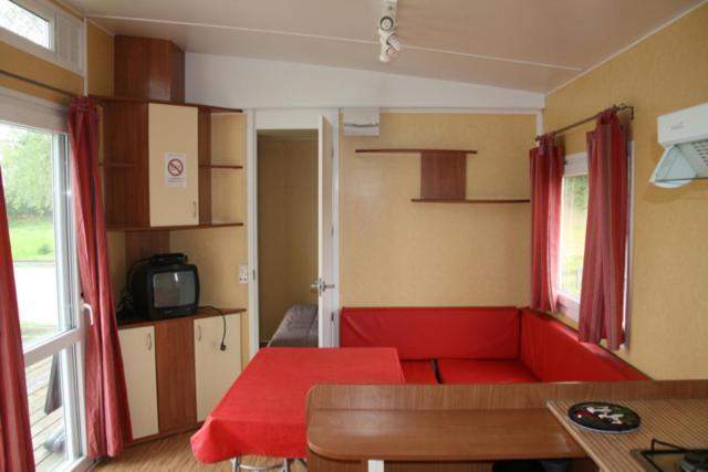 Hotel Logis de l'Aubonnière à Chaille-sous-les-Ormeaux Extérieur photo